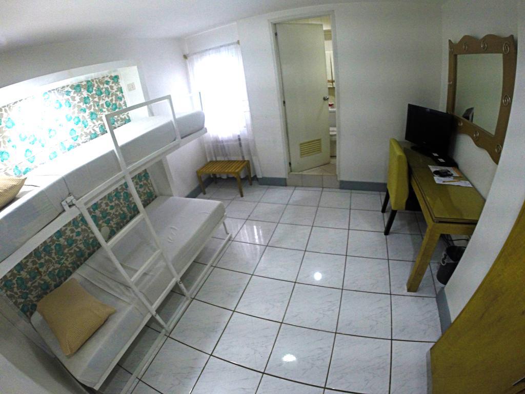 Urban Inn Iloilo Room photo